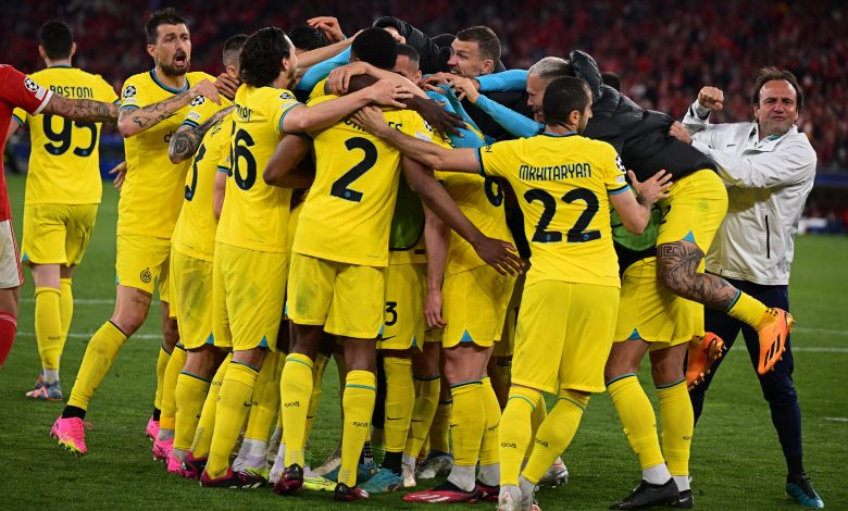 احتفال لاعبي إنتر ميلان بالفوز على بنفيكا - دوري أبطال أوروبا