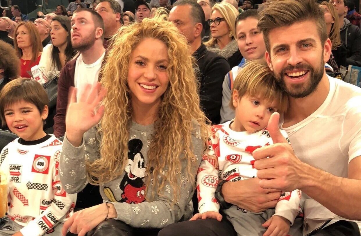 بيكيه وشاكيرا