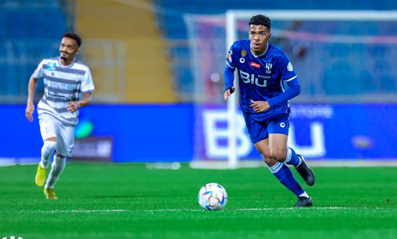 الهلال والطائي - الدوري السعودي