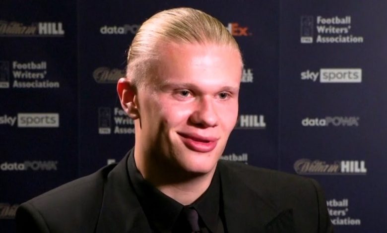 إيرلينج هالاند بعد فوزه بجائزة اتحاد كُتاب كرة القدم - مانشستر سيتي