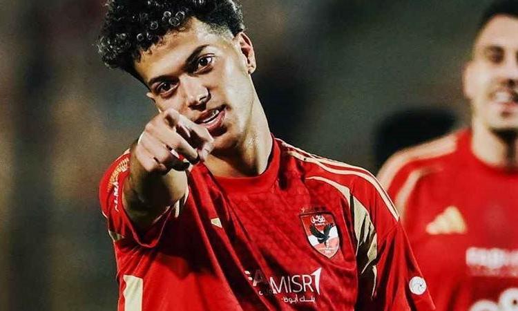 لاعب النادي الأهلي إمام عاشور