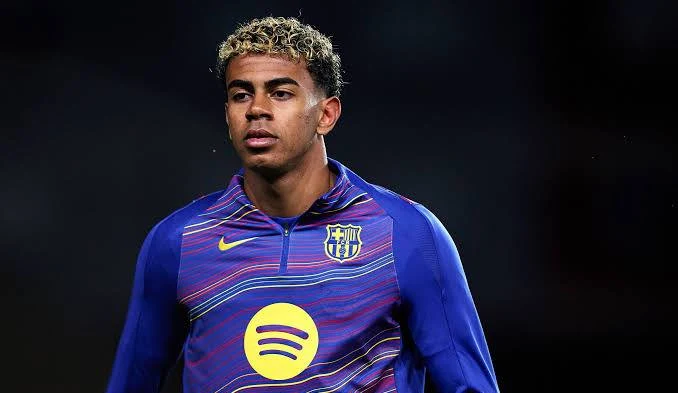 لامين يامال لاعب نادي برشلونة